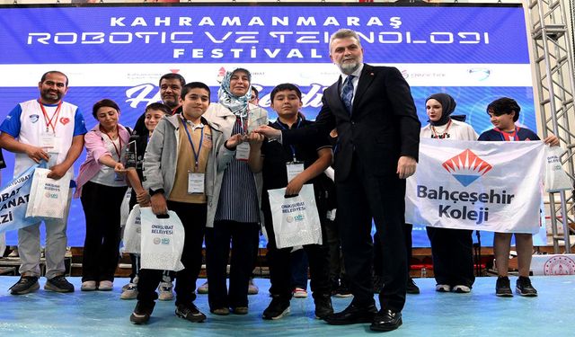 Görgel,“Türkiye Yüzyılı’nın teminatı gençlerimizin yanındayız”