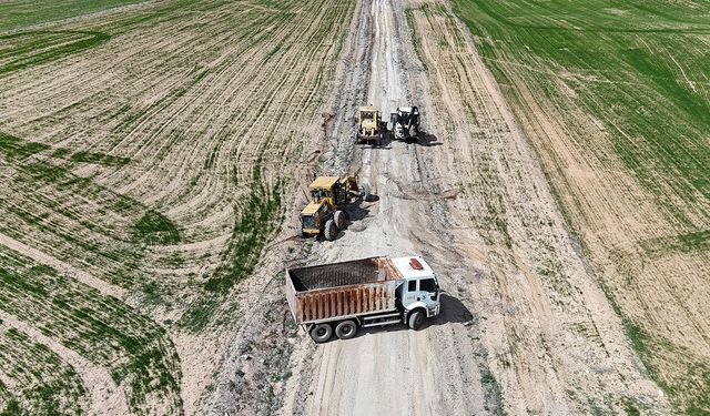 Büyükşehir, Afşin’de 9 mahalleye ulaşım sağlayan yolu yeniliyor