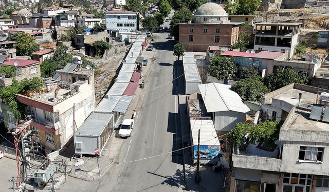 Demirci Esnafı, geçici iş yerlerinde faaliyete başladı