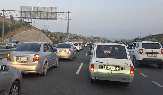 Kahramanmaraş’ta Bayram dönüşü trafik yoğunluğu