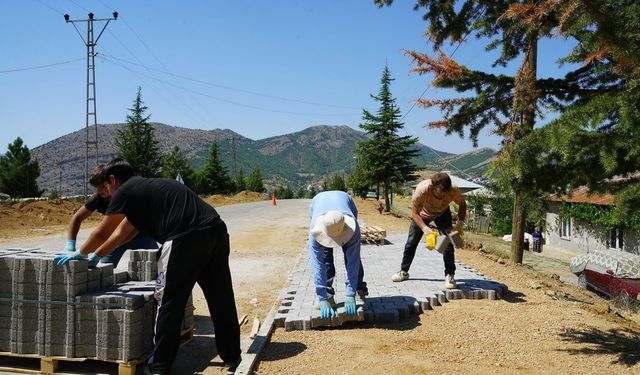 Göksun kırsalında daha konforlu ulaşım için büyükşehir görev başında