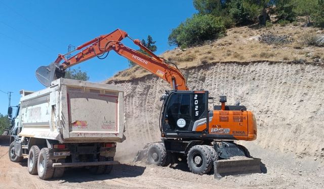Ağabeyli Mahallesi’nde yol iyileştirme çalışmaları devam ediyor
