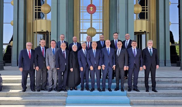 Kahramanmaraş heyetinden Cumhurbaşkanı Yardımcısı Yılmaz’a ziyaret