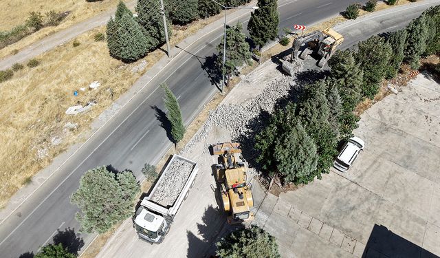 Büyükşehir, Onikişubat’ta OSB ve 2 mahallenin daha ulaşımını iyileştiriyor