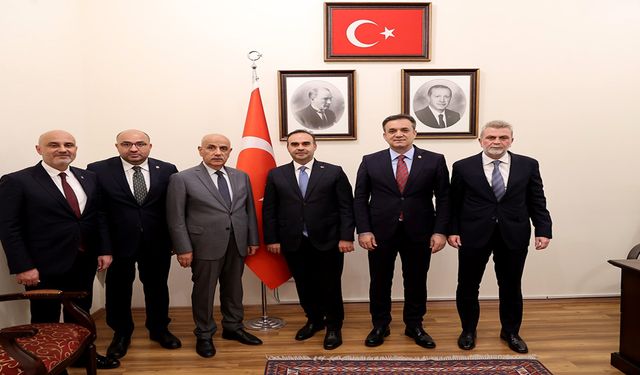 AK Parti Kahramanmaraş Heyeti, Sanayi ve Teknoloji Bakanı Kacır ile görüştü