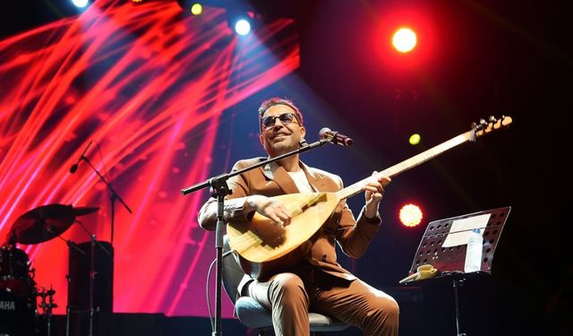 İsmail Altunsaray, KAFUM’da müzik ziyafeti sundu