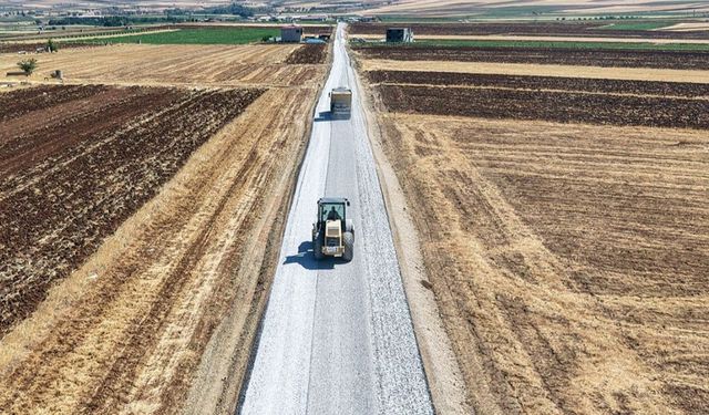 Büyükşehir’den Ekinözü Kırsalına yol yatırımı