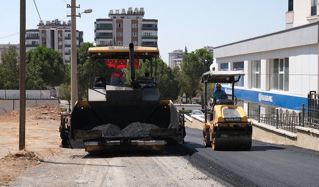 Onikişubat Belediyesi’nden Şehit Abdullah Çavuş Mahallesi’ne 5 bin ton asfalt