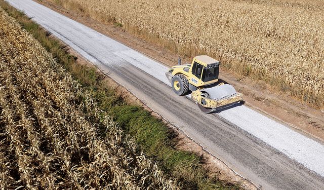 Elbistan’da mahallelerin ulaşımı Büyükşehir’le bir bir iyileştiriliyor