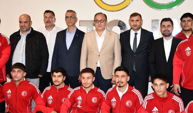 TGGF Başkan Vekili Şahin Hopur’dan Milli Takıma moral ziyareti