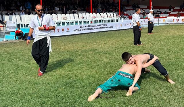 Türkiye Kısa Şalvar Güreş Şampiyonası Batıpark’ta başladı