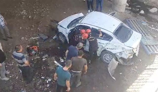 Kahramanmaraş’ta feci kaza: otomobil köprü altına düştü, 1 kişi yaralandı