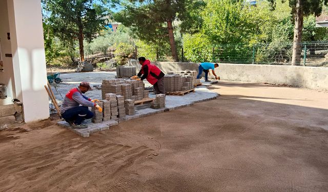 Onikişubat Belediyesi, 10 kırsal mahallede ulaşım ağını güçlendiriyor