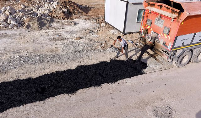 Elbistan’da altyapının ardından yollar da bir bir onarılıyor