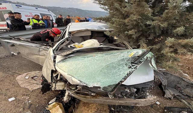 Kahramanmaraş’ta kontrolden çıkan araç yoldan çıktı: 2 yaralı