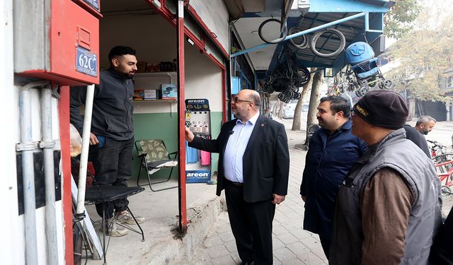 Başkan Akpınar'dan Sakarya çarşısında esnaf ziyareti
