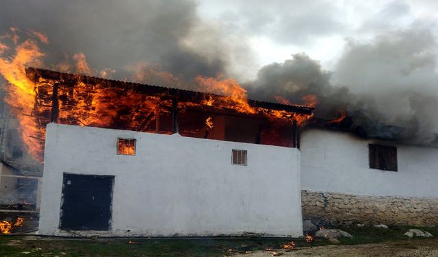 Kahramanmaraş’ın Andırın’ ilçesinde evde yangını