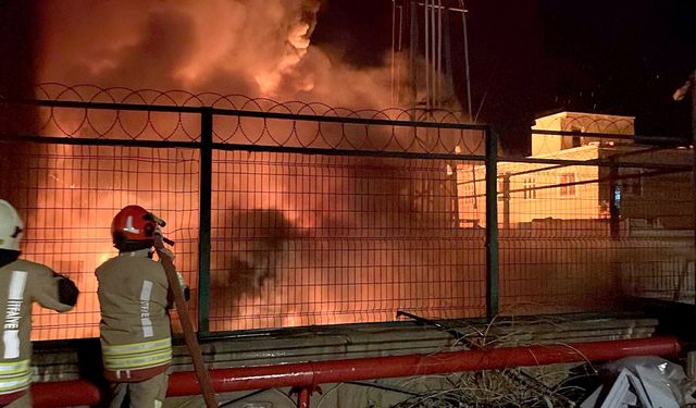Kahramanmaraş’ta geri dönüşüm tesisinde yangın