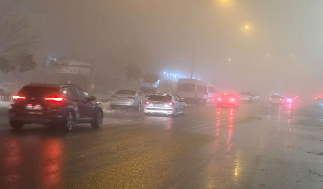 Kahramanmaraş’ta yoğun sis hayatı olumsuz etkiledi