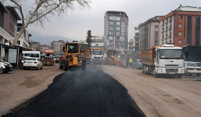 Hükümet Bulvarı’nda altyapının ardından üstyapı onarımına geçildi