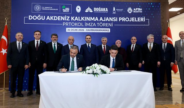 Başkan Toptaş, Bakan Fatih Kacır’ın katıldığı imza töreninde ONİKAD’ın protokolünü imzaladı