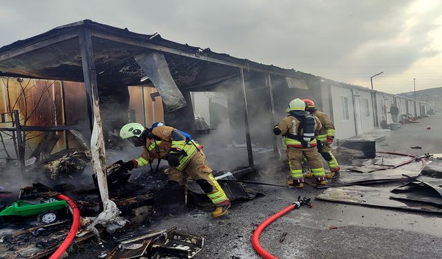 Kahramanmaraş’ta kadın kaldığı konteyneri ateşe verdi