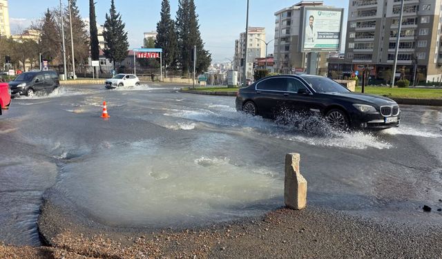 Kahramanmaraş’ta su borusu patladı