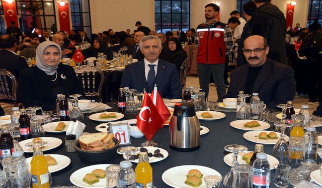 Kahramanmaraş protokolü, ilk iftarda şehit aileleri ve gazilerle buluştu