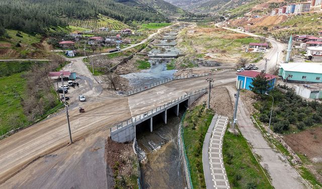 Büyükşehir, 10 Milyonluk Yatırımla Şekeroba’nın yeni köprüsünü hizmete sundu