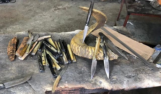 Kurban Bayramı öncesi Tarihi Kapalı Çarşı’da bıçak mesaisi