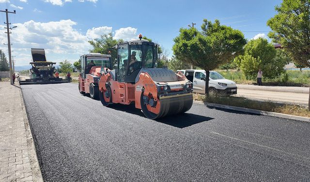 Büyükşehir’den Elbistan İğde’de Ulaşım Atağı; yürüyüş yolu tamam, asfalt başladı