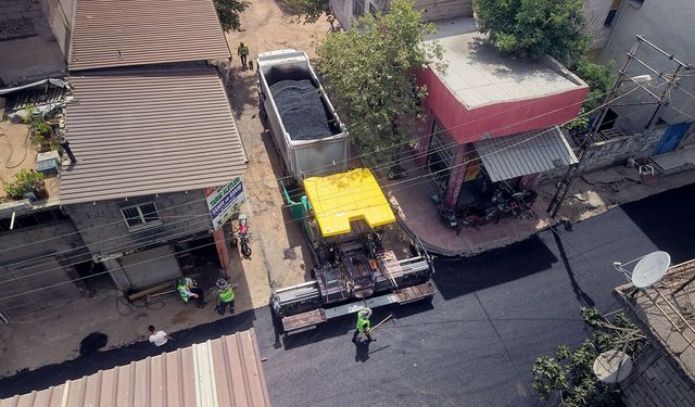 Büyükşehir’den, Dulkadiroğlu Menderes Mahallesi’nde kesintisiz asfalt mesaisi