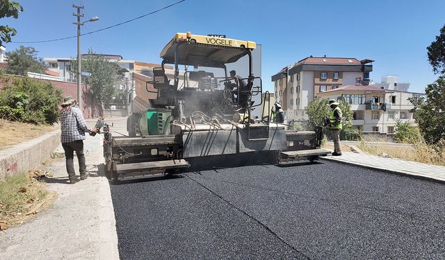 Büyükşehir’den yeni haftada 3 ilçe 20 noktada asfalt mesaisi