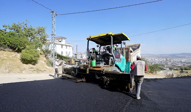 Büyükşehir, Dulkadiroğlu Ballıca Mahallesi’nde asfalt mesaisini sürdürüyor