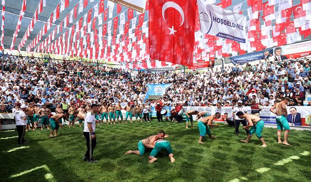 Bertiz’de 30. Geleneksel Bertiz Boyalı Şalvar güreşlerine yoğun ilgi