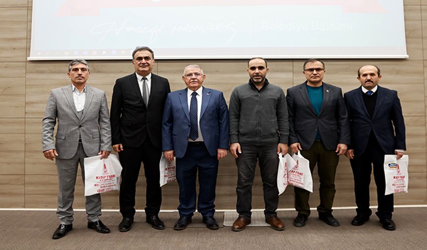Mahçiçek, “9 yılda 680 bin kitabı öğrencilerimizle buluşturduk”