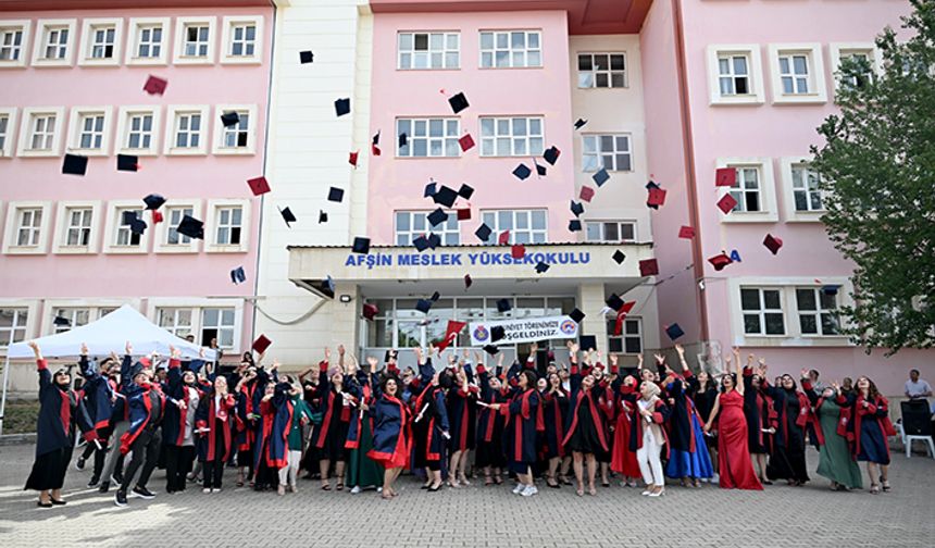 Afşin Meslek Yüksekokulunda mezuniyet coşkusu