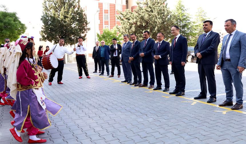 Çin Büyükelçisi’nden Kahramanmaraş’ta eğitime destek