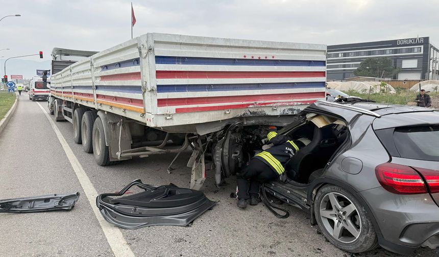 Kahramanmaraş’ta otomobil TIR’a çarptı: 1 yaralı