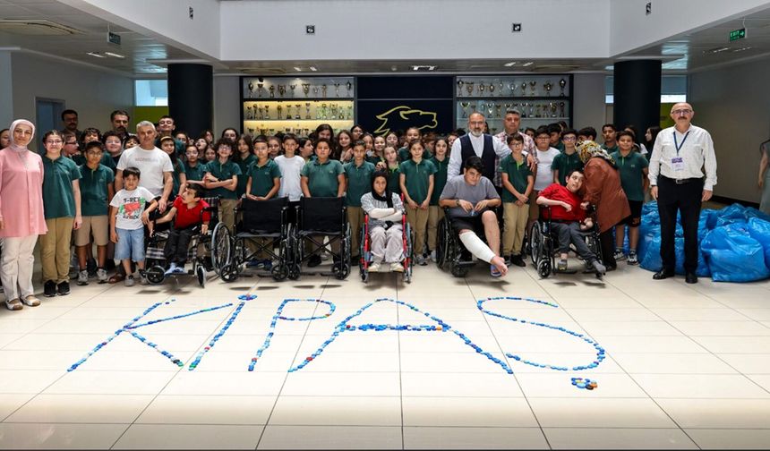 Mavi kapaklarla umuda yolculuk