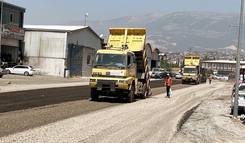 Büyükşehir, Yeni Sanayi Sitesi’ni etaplar halinde asfaltlıyor