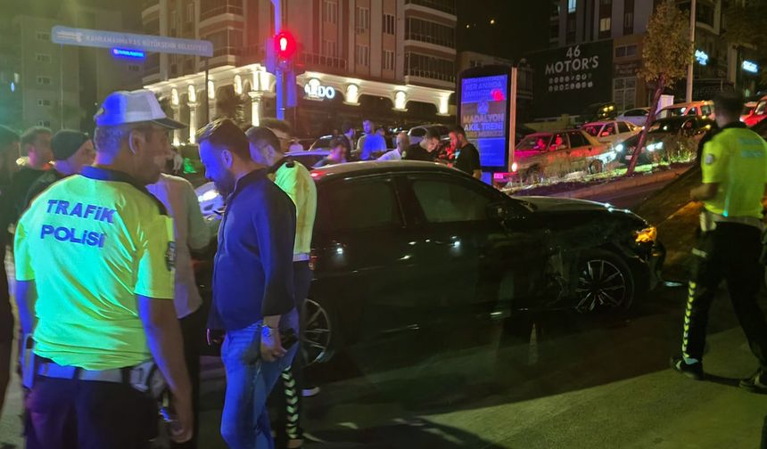 Kahramanmaraş’ta alkollü sürücü polis aracına çarptı