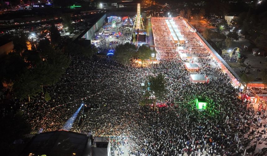 Geleneksel Ağustos Fuarı’na 11 günde 750 bin ziyaretçi