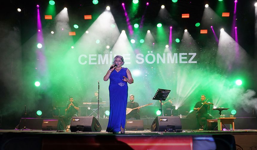 Cemile Sönmez KAFUM’da müzik ziyafeti sundu