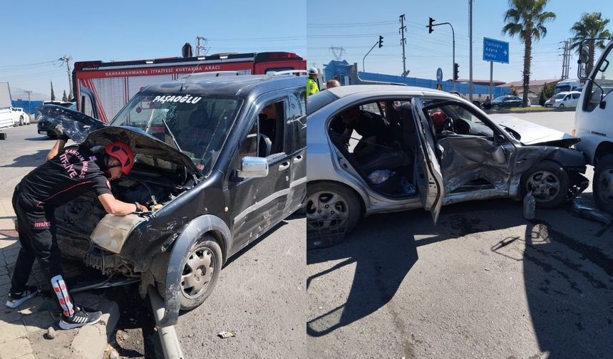Kahramanmaraş’ta hafif ticari araç ile otomobil çarpıştı: 3 Yaralı
