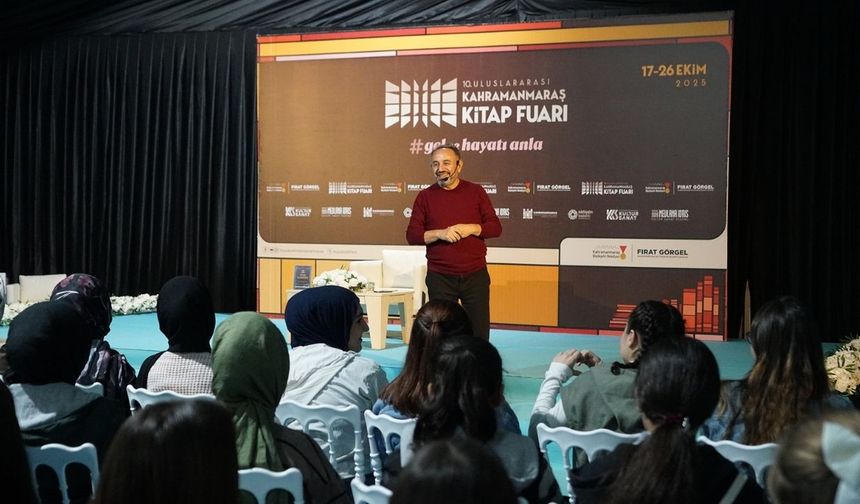 Tufan Gündüz, Kitap Fuarı’nda tarihin kapılarını araladı