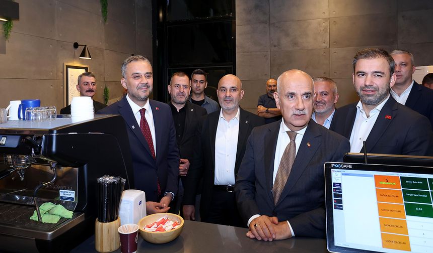 Vahit Kirişci’den Onikişubat Belediyesi’nin yeni markası KahveOn2’ye tam not