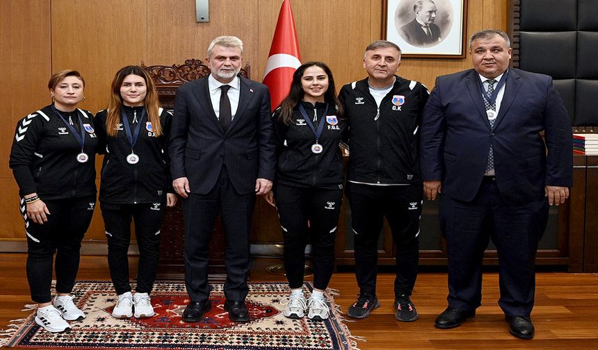 Görgel, Avrupa’ya Damga Vuran Büyükşehir’in Kadın Goalball Takımını ağırladı