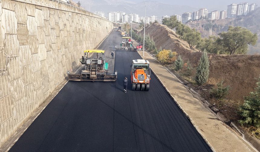 Sümbüllü Caddesi’nde son çalışmalar yapılıyor