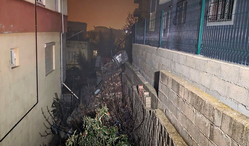 Kahramanmaraş’ta istinat duvarı yıkıldı: 1 apartman ve 3 müstakil ev boşaltıldı